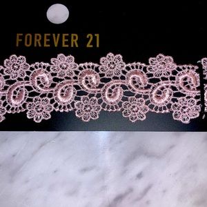 Lacy choker forever 21 🌸